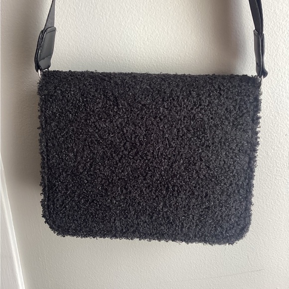 New without tags black Sherpa purse - Picture 3 of 4
